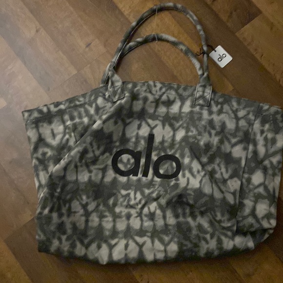 ALO Yoga Handbags - alo oversized yoga bag; never used w. tags.